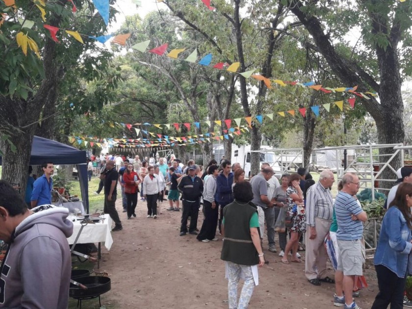 Se vendieron entre 6.000 y 7.000 kilos de frutas y verduras Más de 1.500 personas adquirieron productos en el Parque Botánico