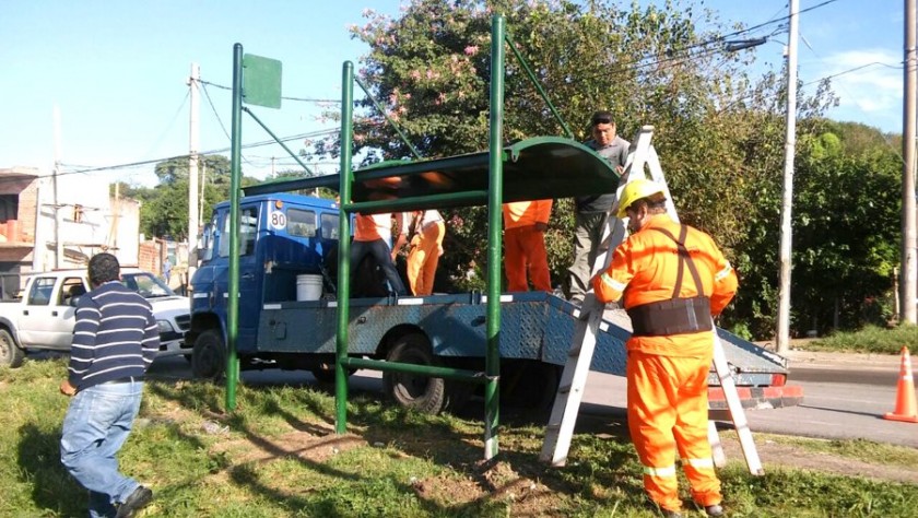 Renovación del mobiliario urbano Más de medio centenar de garitas nuevas o reparadas