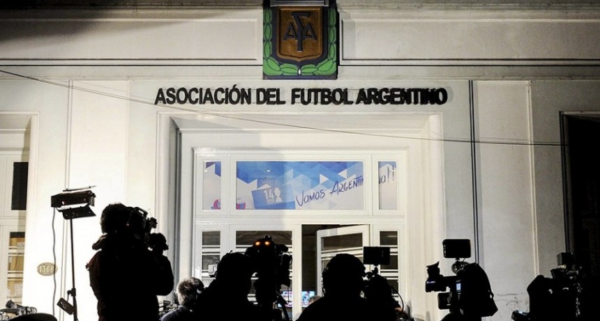  La AFA solo resolvi&oacute; las sedes de las finales de la Copa 