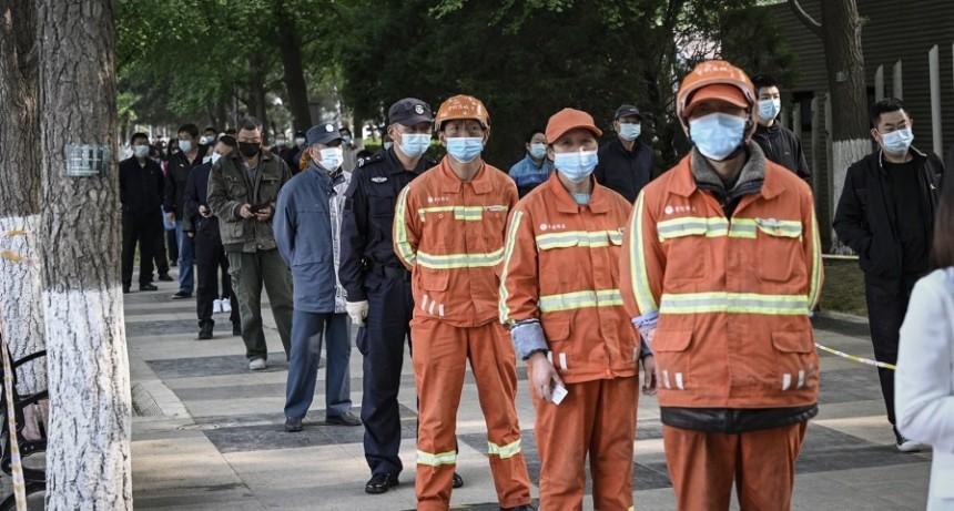  China ratifica su pol&iacute;tica "Covid cero" y Shangh&aacute;i contin&uacute;a en confinamiento 