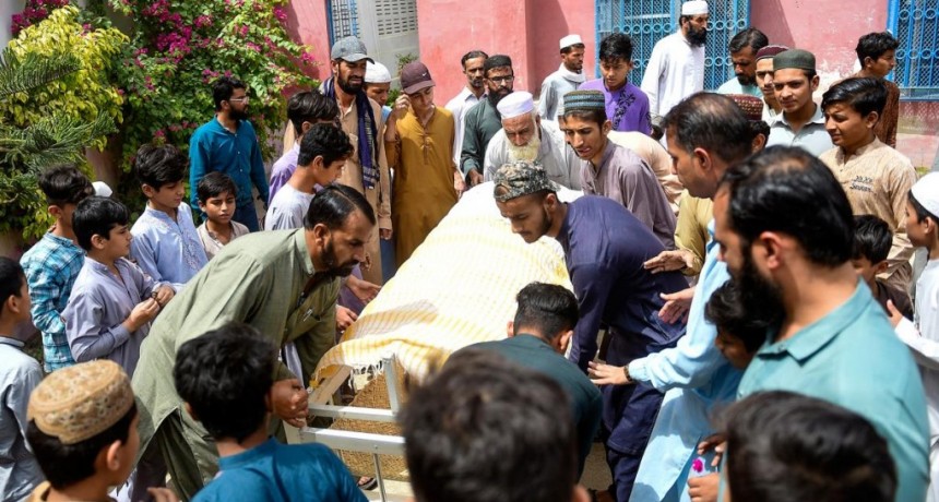  Más de 10 muertos en una estampida en Pakistán 