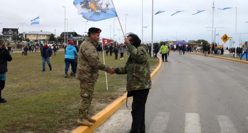  Gobiernos provinciales y excombatientes conmemoran Malvinas con vigilias y festivales 