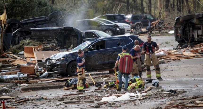  Al menos 32 fallecidos en Estados Unidos por fuertes tormentas y tornados 