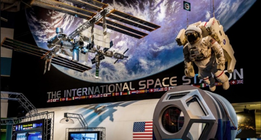  Definen los nombres de los cuatro astronautas que volverán a la Luna 