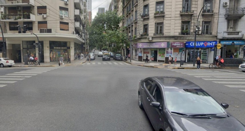  Palermo: un colectivo chocó contra una pila de baldosas y el chofer dio positivo en cocaína 