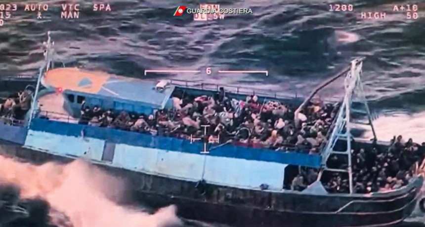 Más de 1.700 personas llegaron a la isla de Lampedusa en 48 horas 