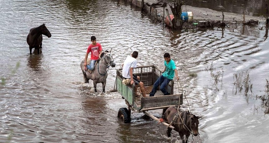  Fuertes lluvias provocaron anegamientos y 50 evacuados en Tucumán 