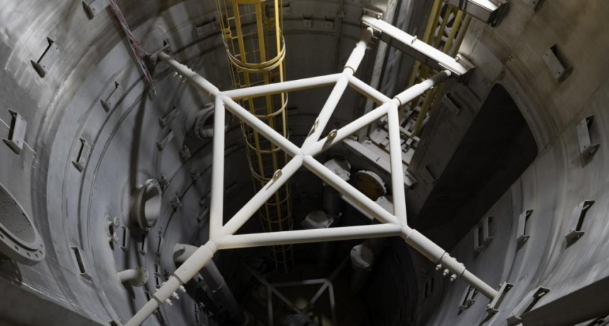  Argentina desarrolla el primer reactor nuclear diseñado y construido en el país 