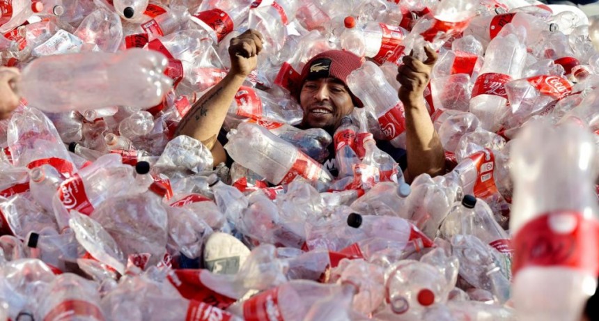  Las empresas buscan reducir el uso de plásticos mientras se aguarda una ley más severa 