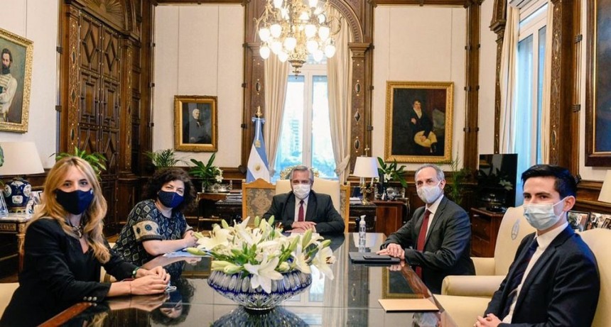 Argentina tiene contratos con cinco laboratorios y acerca posiciones con CanSino