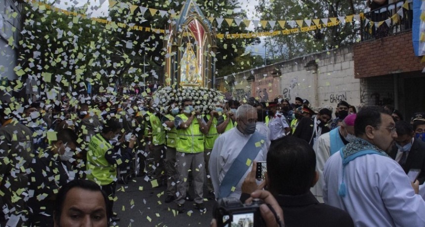  Cientos de fieles participaron de la procesi&oacute;n de la Virgen del Valle 