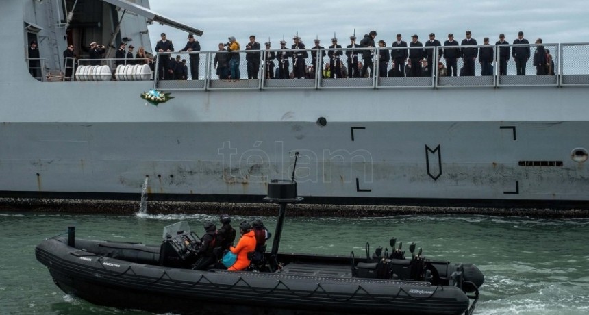  Homenajearon frente a Mar del Plata a las v&iacute;ctimas del Crucero Belgrano 