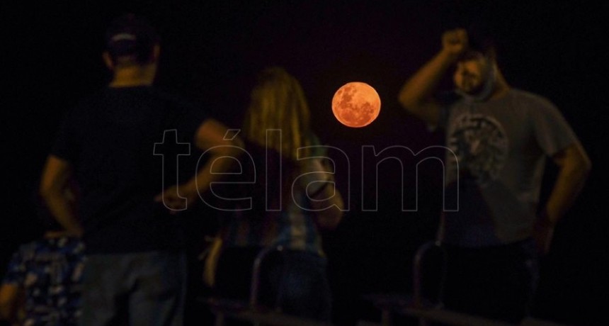  El domingo a la noche podr&aacute; observarse una "luna de sangre" 