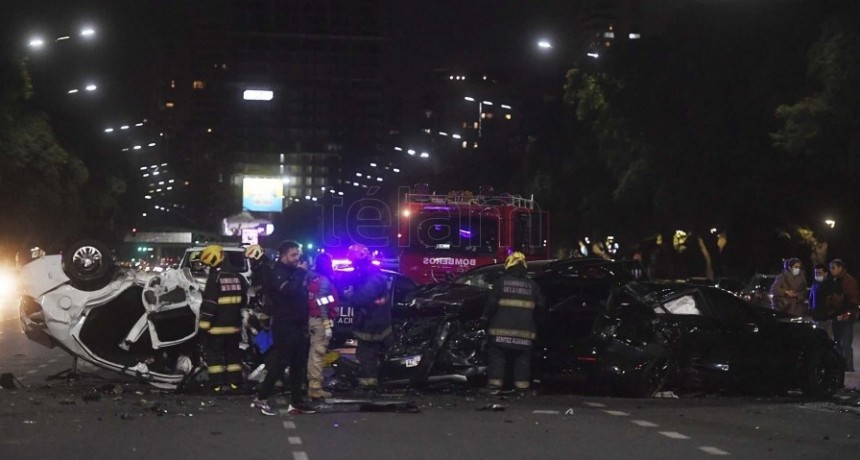  Al menos diez heridos en un impactante choque m&uacute;ltiple frente al hip&oacute;dromo de Palermo 