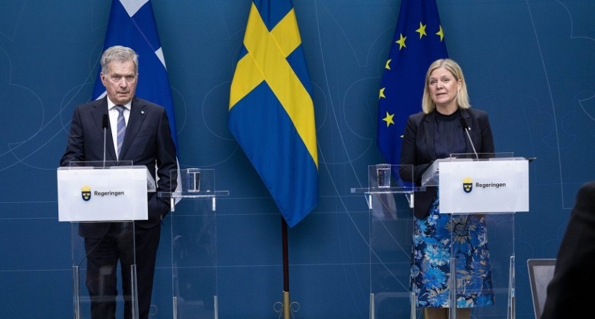  Finlandia y Suecia presentaron sus pedidos de adhesi&oacute;n a la OTAN 