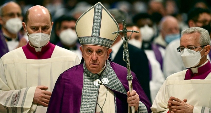  El papa, con el "coraz&oacute;n roto" por la matanza en Texas, contra el comercio de armas 