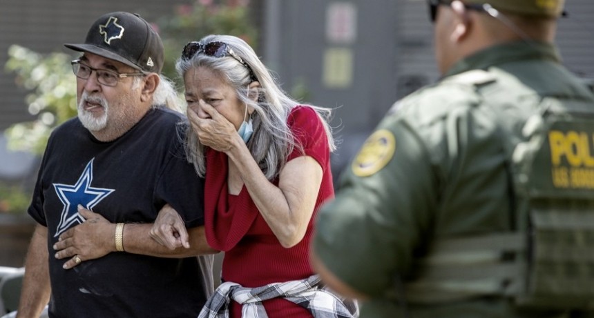  Enterraron a las primeras v&iacute;ctimas del tiroteo en la escuela primaria de Texas 