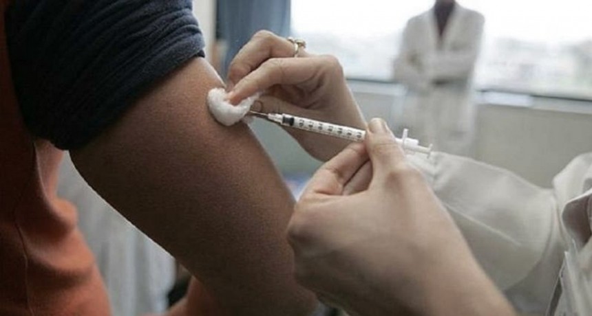  Aprobaron la primera vacuna del mundo contra el virus que causa la bronquiolitis 