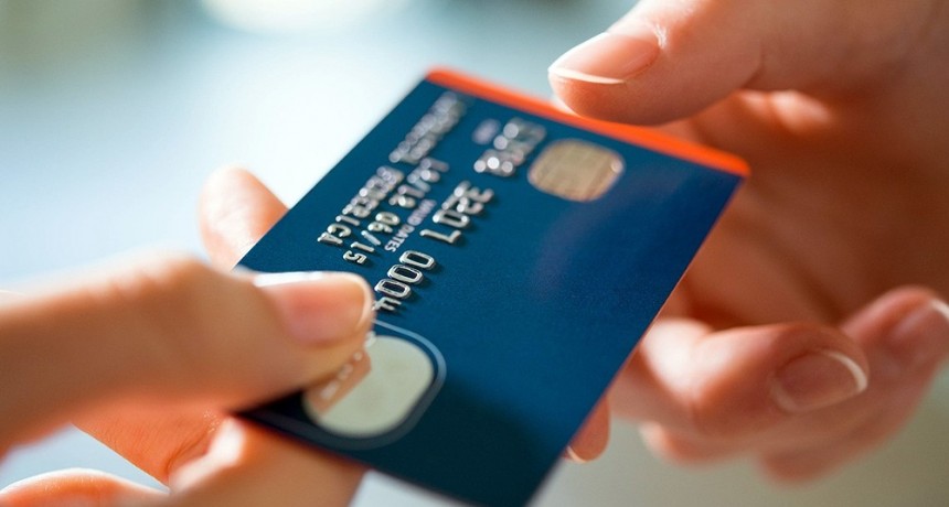  Devolverán lo abonado por el impuesto transitorio a las tarjetas de crédito 