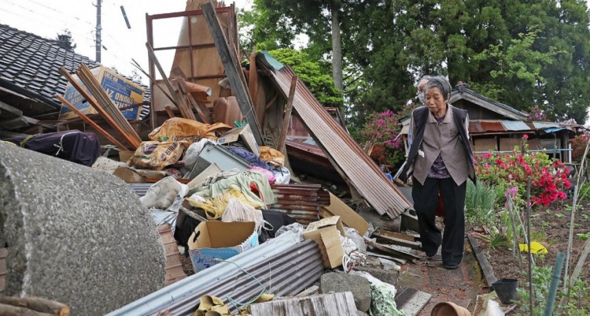  El resultado del potente sismo en Japón: un muerto y una treintena de heridos 