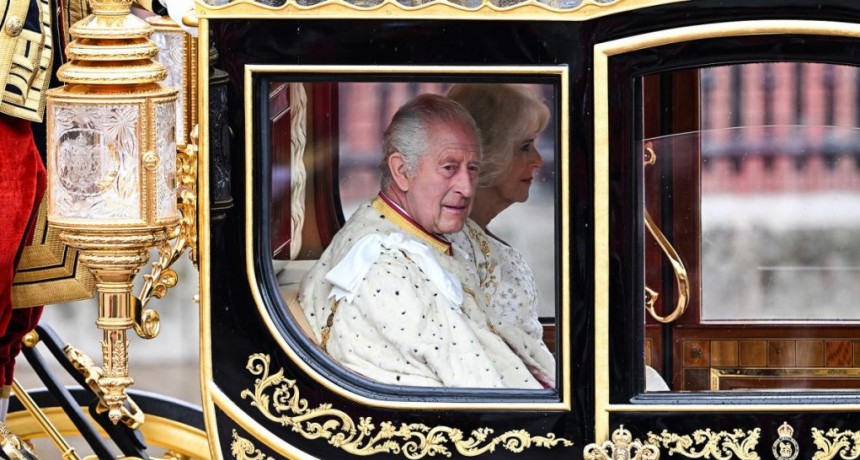  Carlos III y su esposa Camila fueron coronados en el Reino Unido 