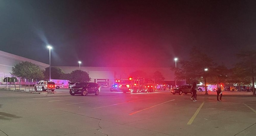  Masivo tiroteo en Texas: nueve personas muertas en un centro comercial 