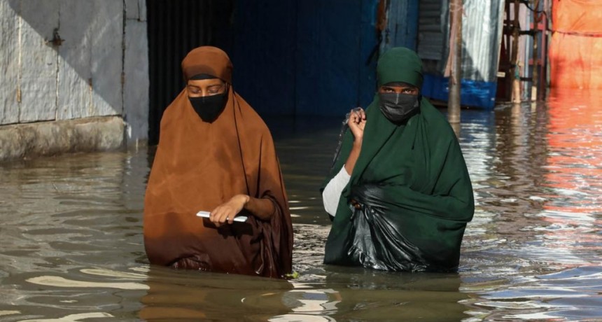  Al menos 22 muertos y 450.000 personas afectadas por las inundaciones en Somalia 