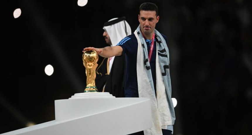  La FIFA saludó a Scaloni: 