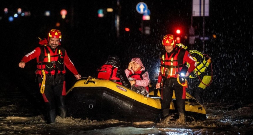  Ya son ocho los muertos en Italia por las inundaciones y se canceló el GP de la Fórmula 1 
