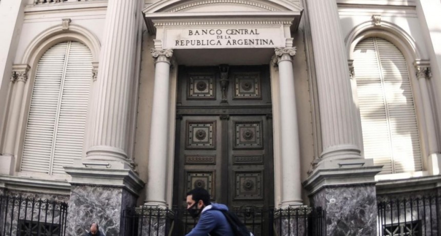  El BCRA acumuló compras por US$302 millones, el monto semanal más importante en 2023 