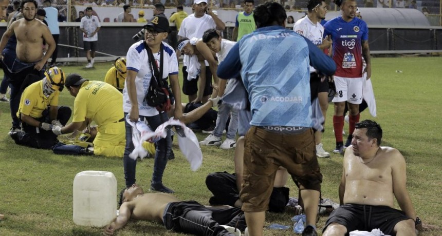  Tragedia en El Salvador: al menos nueve personas murieron por una estampida en un estadio 