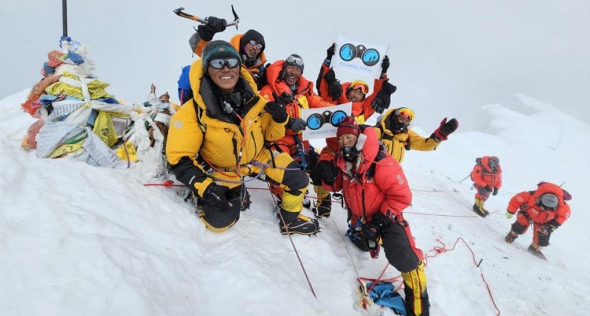  Un montañista nepalí escaló el Everest 27 veces y busca batir un nuevo récord 