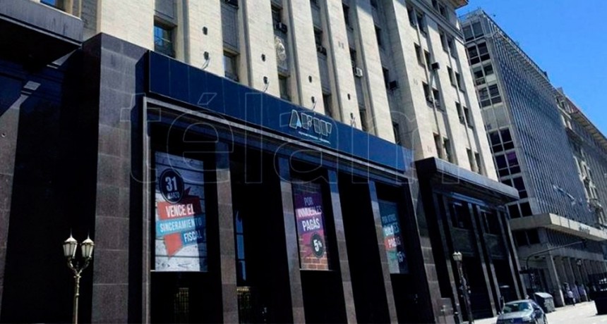  La AFIP notificó a 5.780 contribuyentes por no incluir compras de dólar MEP en sus DDJJ 