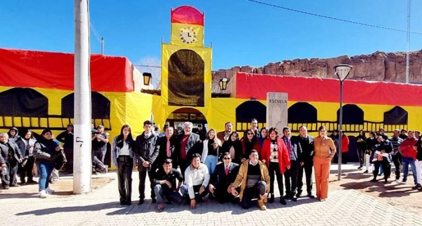  Una escuela de la Puna se convirtió en Cabildo para celebrar el 25 de Mayo 