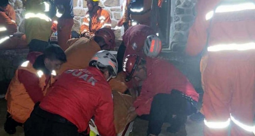  Rescataron a un hombre que cay&oacute; y sufri&oacute; un traumatismo de cr&aacute;neo en el Cerro Champaqu&iacute; 