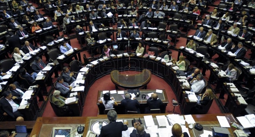  Diputados inicia debate de proyecto que crea fondo para pagarle al FMI con dinero fugado al exterior 