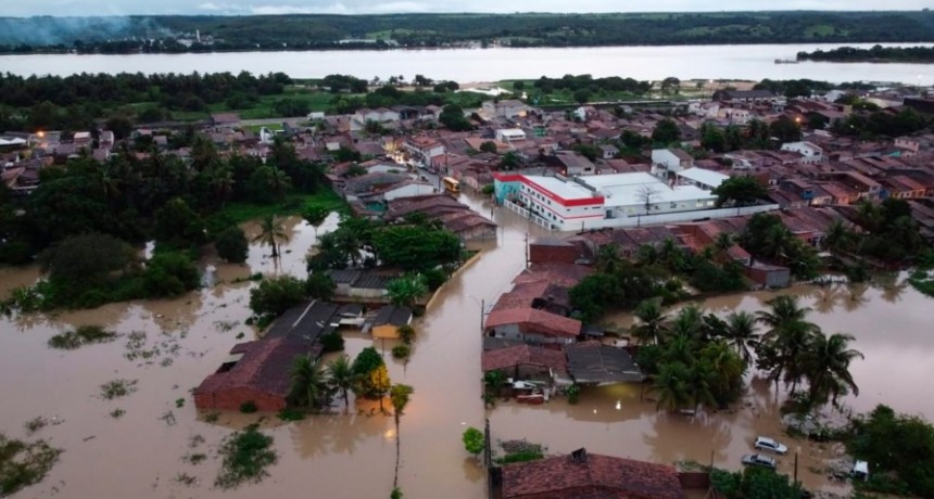  Finalizan las tareas de rescate por las lluvias en Brasil con un saldo de 128 muertos 