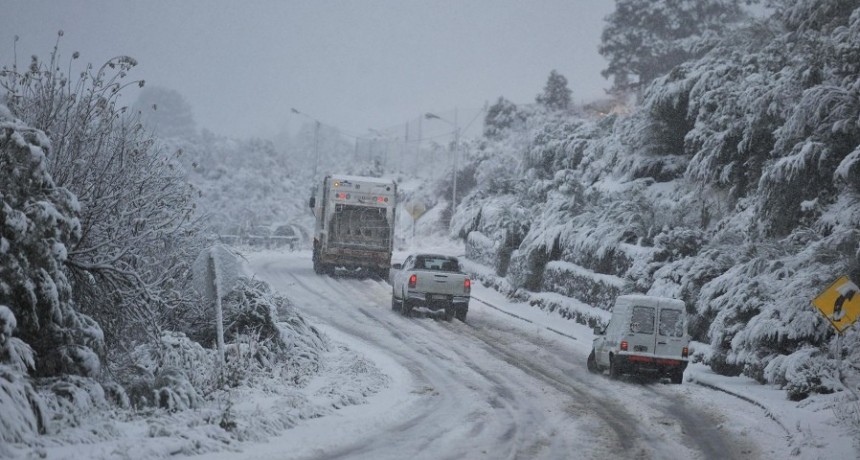  Rigen alertas amarillas por fuertes vientos y nevadas en la zona cordillerana 
