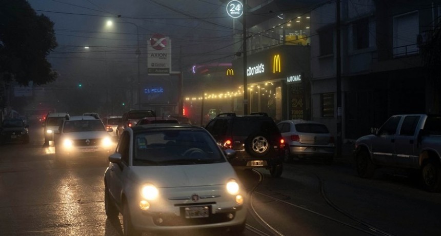  Otra ma&ntilde;ana con niebla: cancelaciones de vuelos y trenes con demoras 