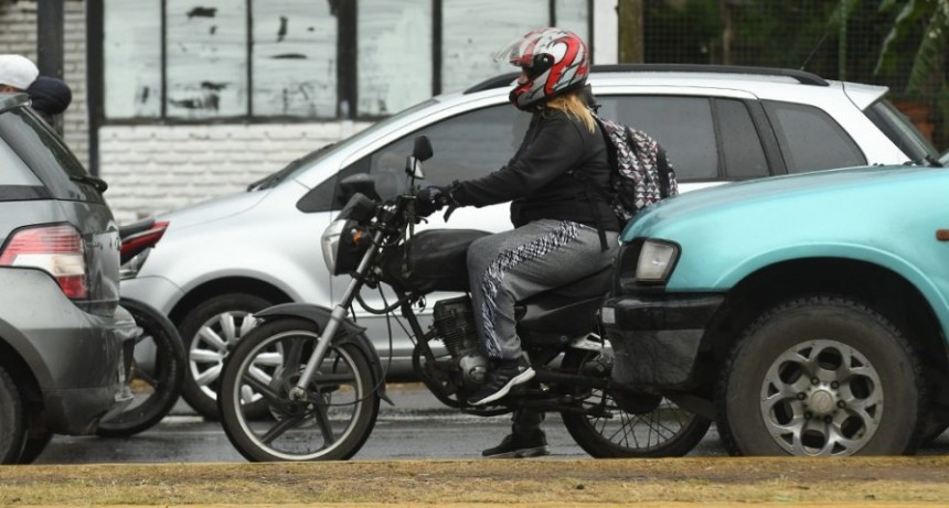  El 65% de los conductores del AMBA considera que el uso del casco en motos se cumple "poco" o "nada" 