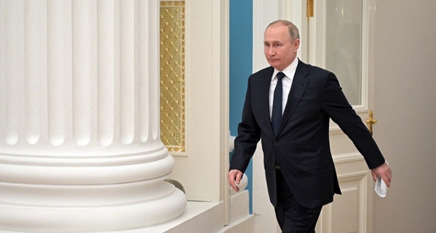  La Iglesia rusa cercana a Putin endurece su postura frente a la guerra y cambia a su canciller 