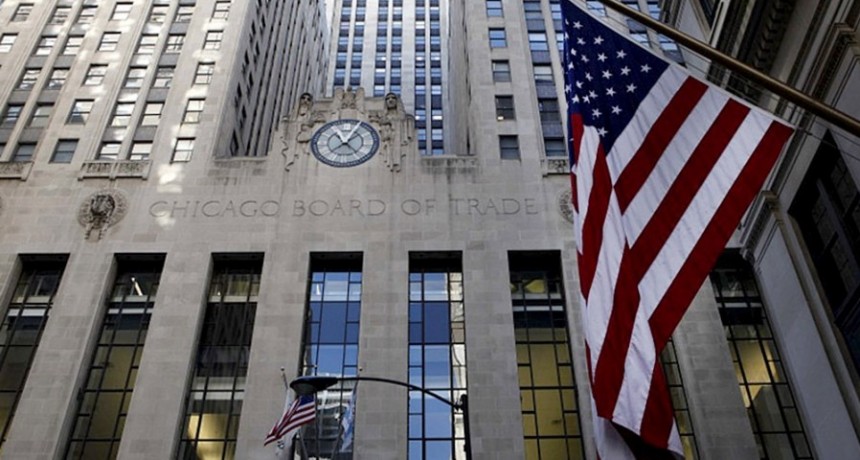  Tras tocar su valor m&aacute;s alto en casi una d&eacute;cada, la soja cerr&oacute; en US$ 639,34 en Chicago 