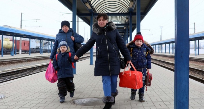  Casi 5 millones de ucranianos est&aacute;n registrados como refugiados en Europa 