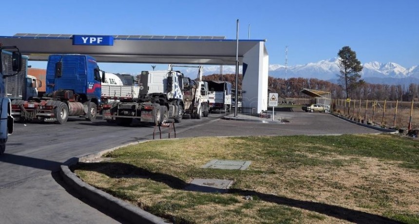  YPF increment&oacute; el precio del gasoil para veh&iacute;culos extranjeros y se refuerzan los controles 