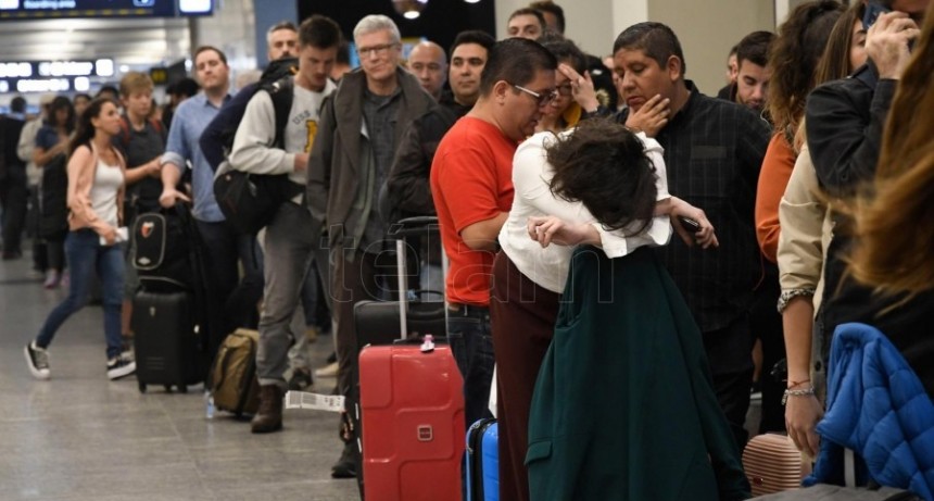  M&aacute;s de 16 vuelos afectados por la niebla en el aeropuerto Internacional de Ezeiza 