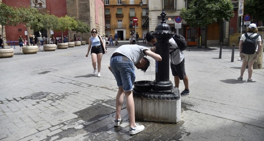  Varios pa&iacute;ses europeos siguen bajo una intensa ola de calor, entre ellos Espa&ntilde;a y Francia 