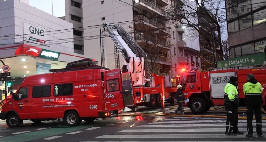  Para el jefe de Bomberos "el operativo para controlar el incendio en Recoleta fue exitoso" 