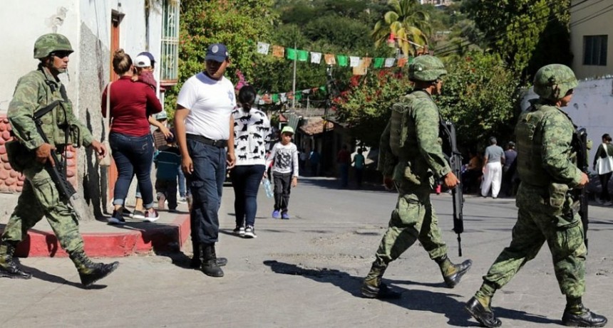  L&oacute;pez Obrador orden&oacute; el despliegue militar en donde asesinaron a dos sacerdotes 