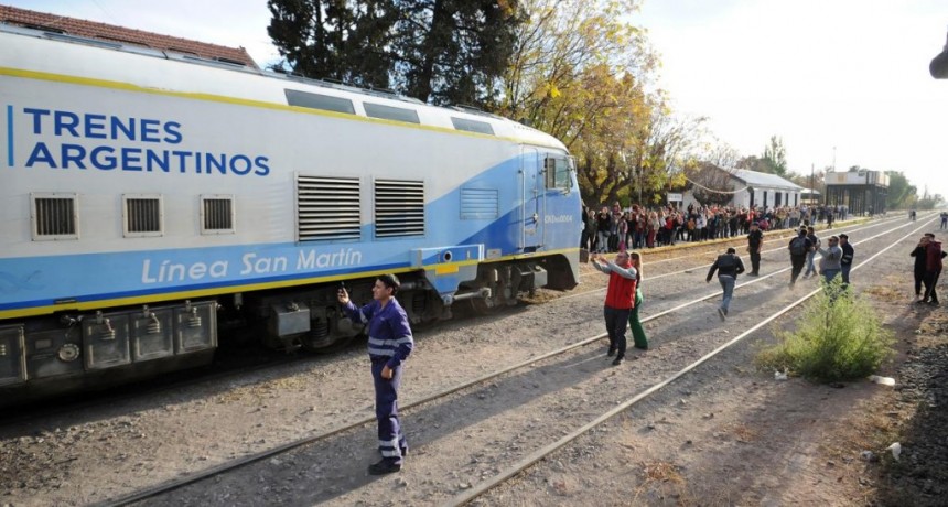  El primer servicio regular de tren de pasajeros llegó a Mendoza luego de 30 años 