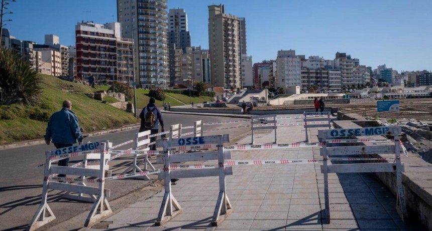  La marejada produjo daños en las defensas costeras en Mar del Plata y Miramar 
